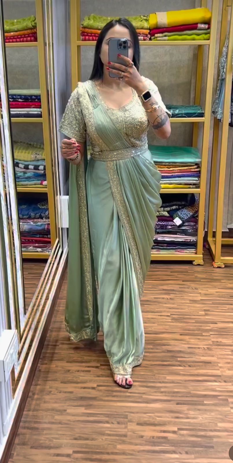1 Minute Saree - Heavy Rangoli