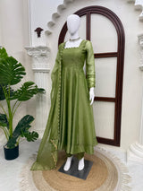 Designer Gown with Pent Set – Elegant Ethnic Wear