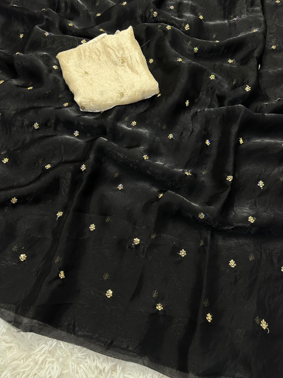 Space silk sequence butti