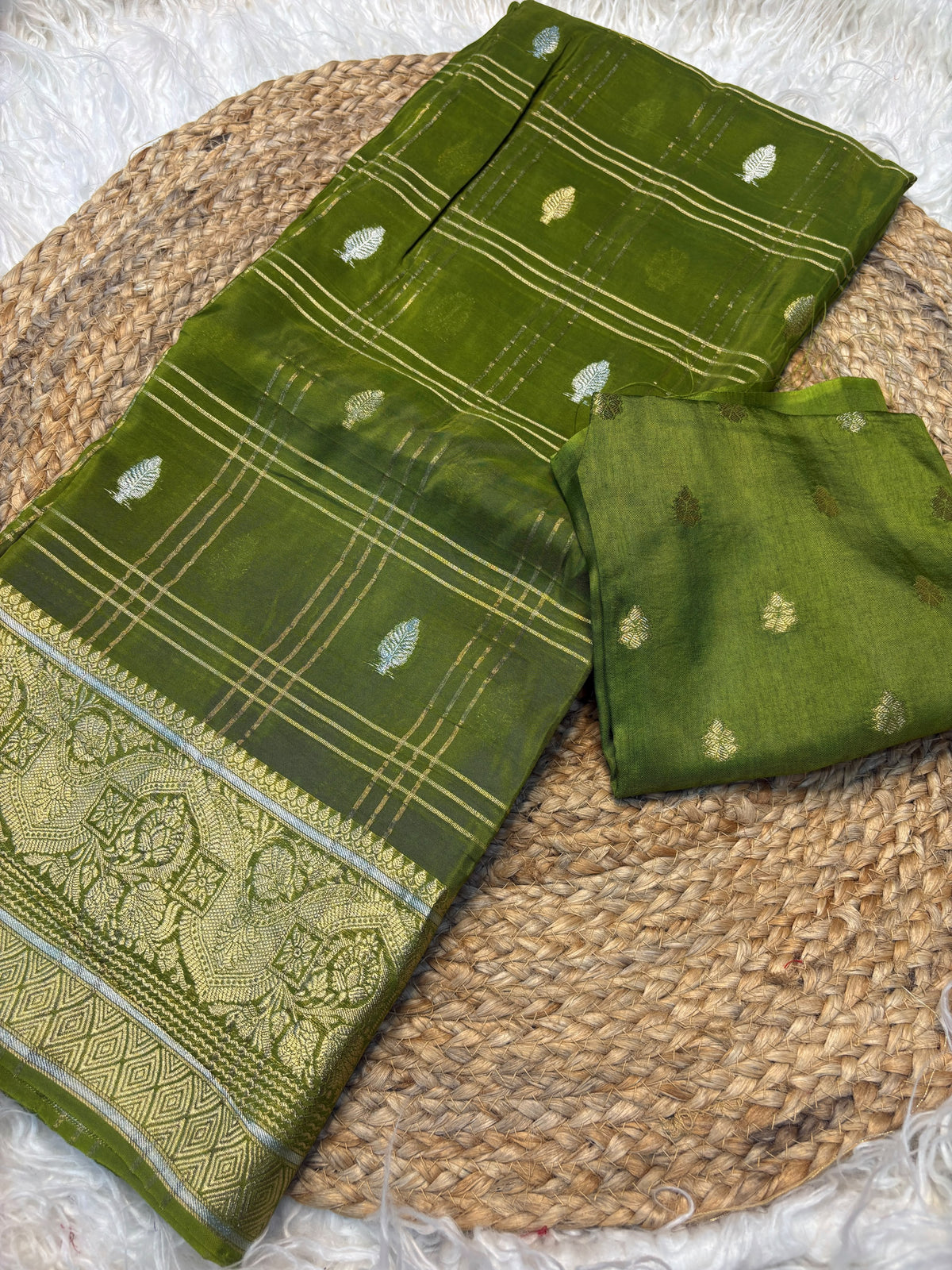 Viscous crepe saree