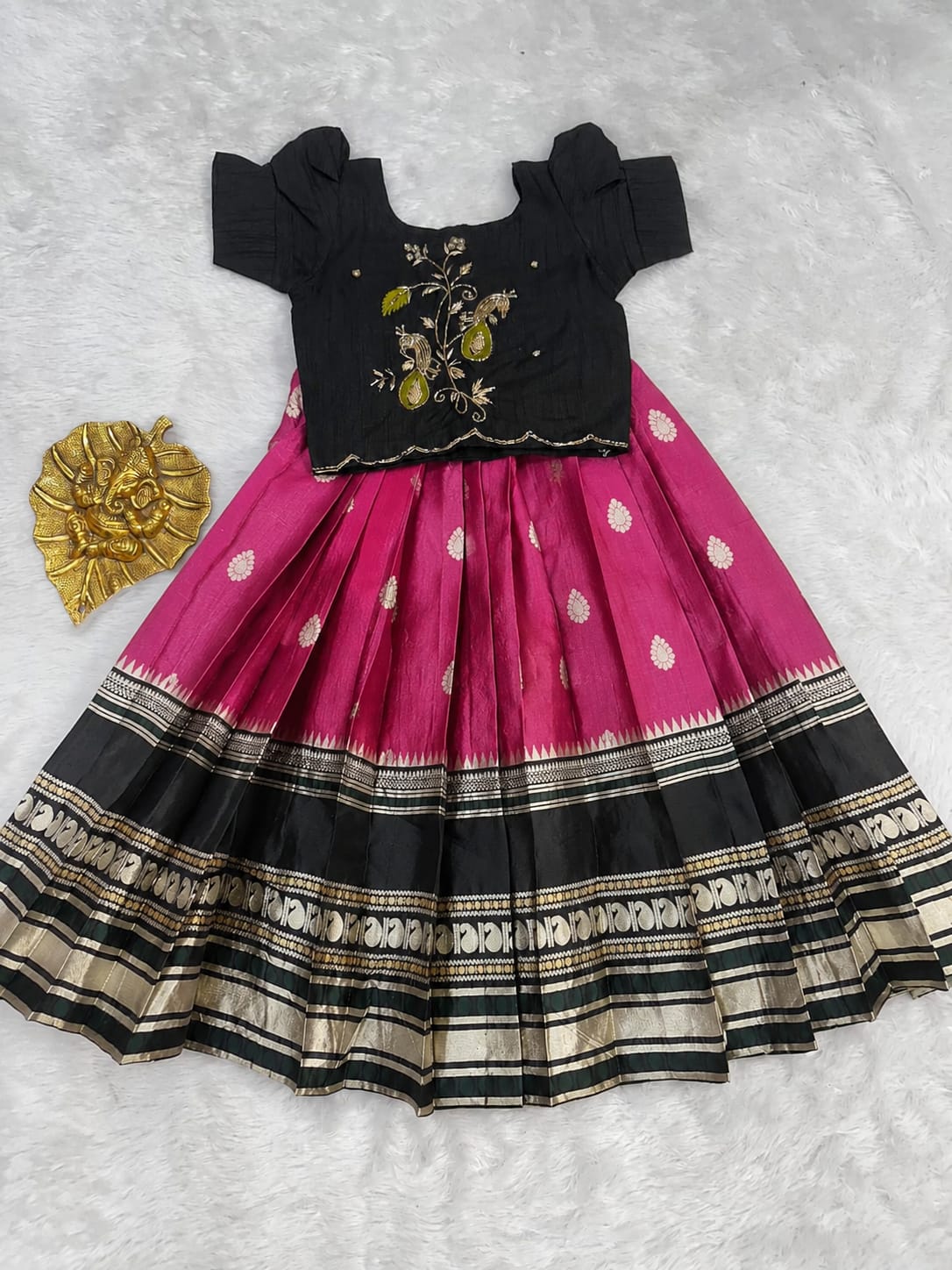 Kids lehenga with handwork