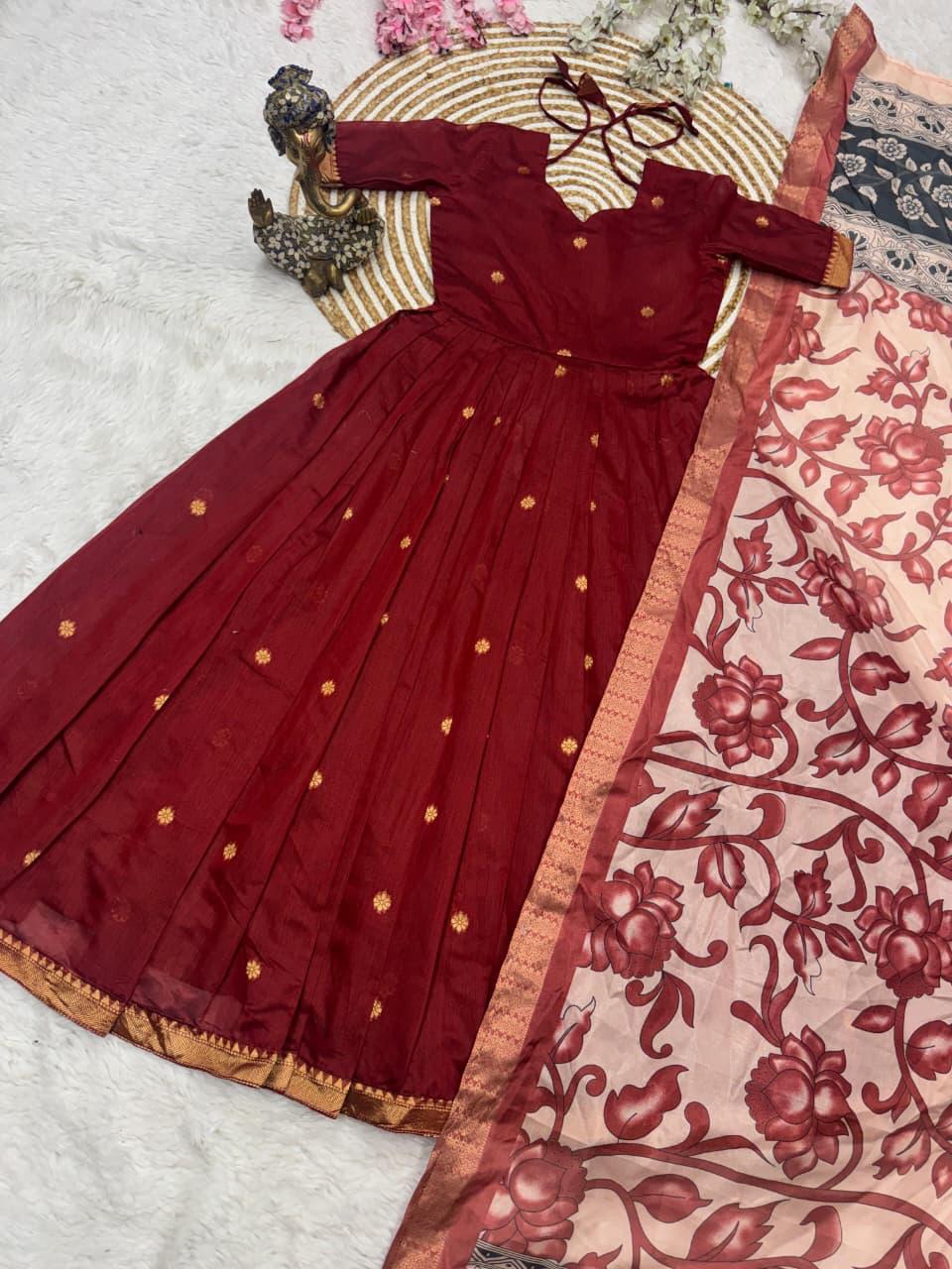Gown with Jaacquard weaving zari butti