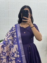 Gown with Jaacquard weaving zari butti