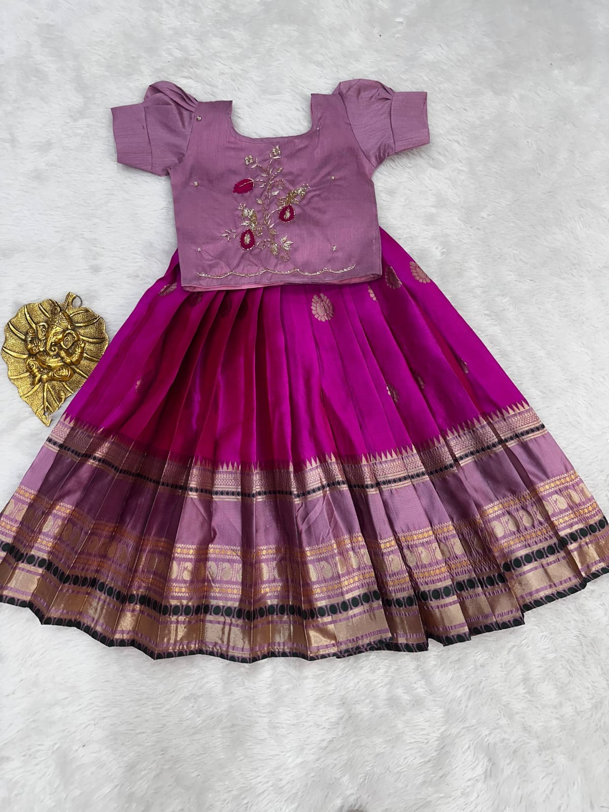 Kids lehenga with handwork