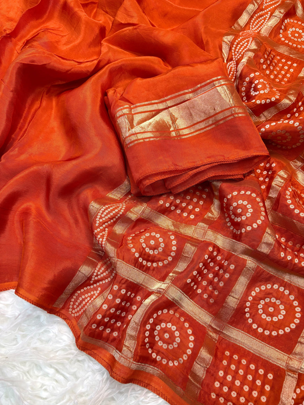Bandhani pallu saree