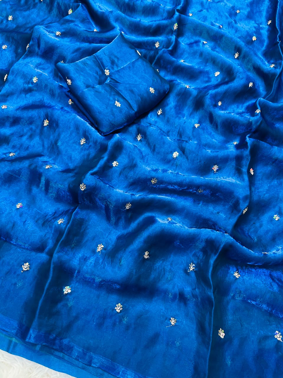Space silk sequence butti