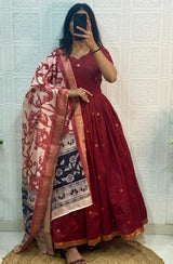 Gown with Jaacquard weaving zari butti