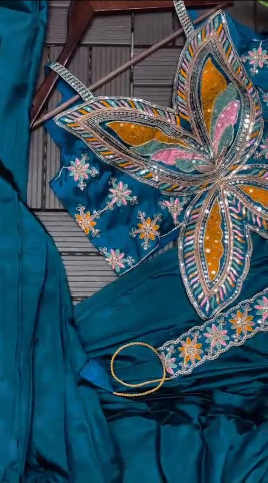 1 Minute Sarees - Heavy Chinon