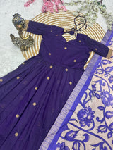 Gown with Jaacquard weaving zari butti