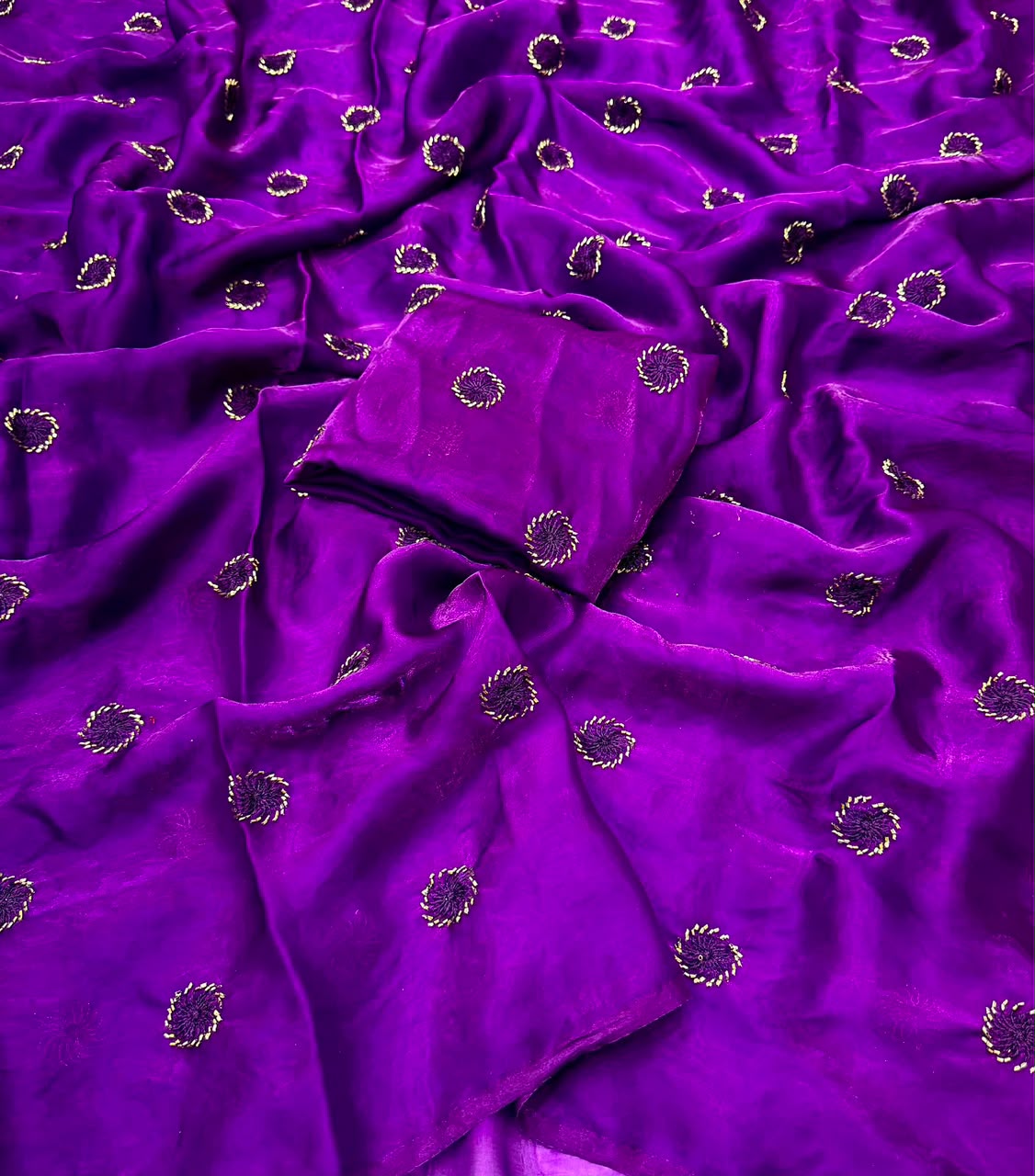 Space silk satin with beads work circle design